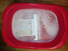 Čiščenje pralnega stroja: odstraniti kontaminacije iz možganov filtra, merilo rjasto oblog