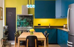 Impresivno barva tandem za vašo kuhinjo. 6 elegantne barvne kombinacije