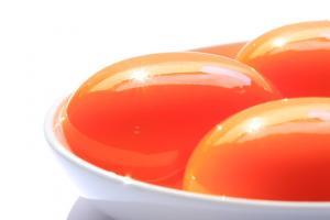 Jajca v "pravi" barva: kako narediti oranžno rumenjak