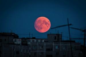 "Krvava" luna. Kako lunarni mrk na zdravje ljudi?