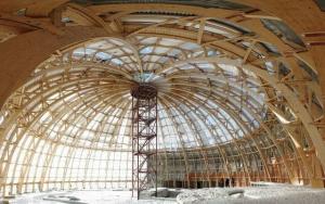 V St Petersburg, eden od največjih leseno kupolo na svetu! In kaj je njena višina?