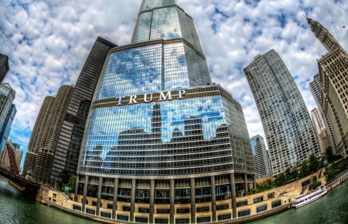 To je stavba, kjer Trump stanovanje zaseda 3 etaže v penthouse na zgornjih nadstropjih. (Vir slike - Yandex-slike)