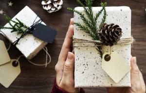 Želite presenetiti svoje najdražje, ne samo božično darilo. 6 izvirne ideje za embalažo