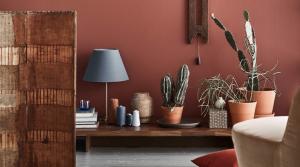 Ali veste, kako se harmonično združujejo različne barve in odtenke v sten, pohištva in dekorativnih elementov. 8 priporočila oblikovanje
